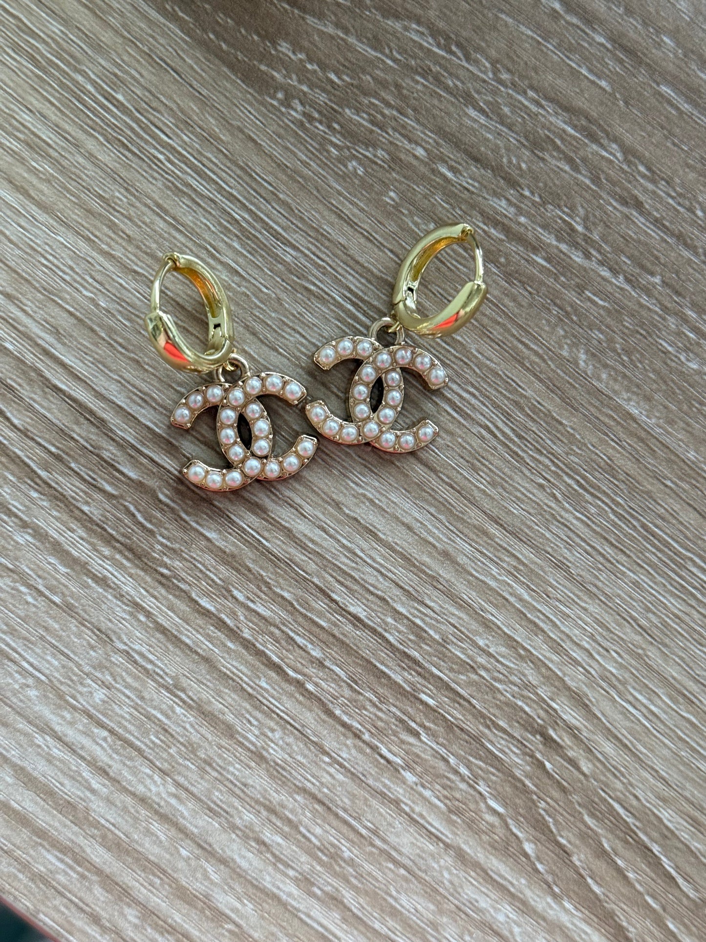 Ms. Pearl Earrings