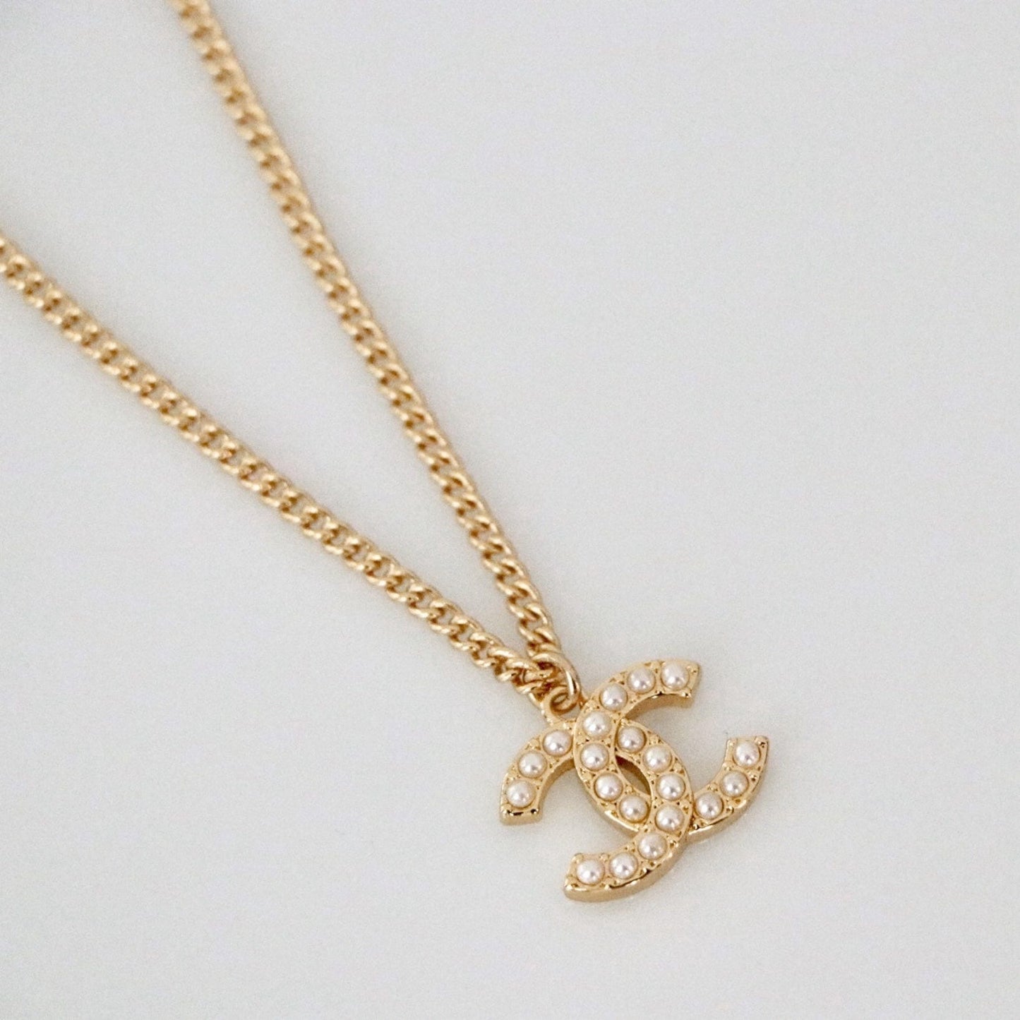 CC Pearl Pendant Necklace