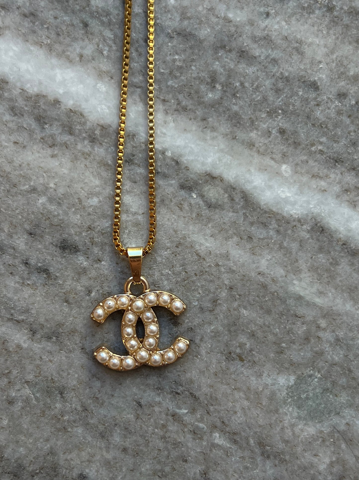 Ms. Pearl Pendant