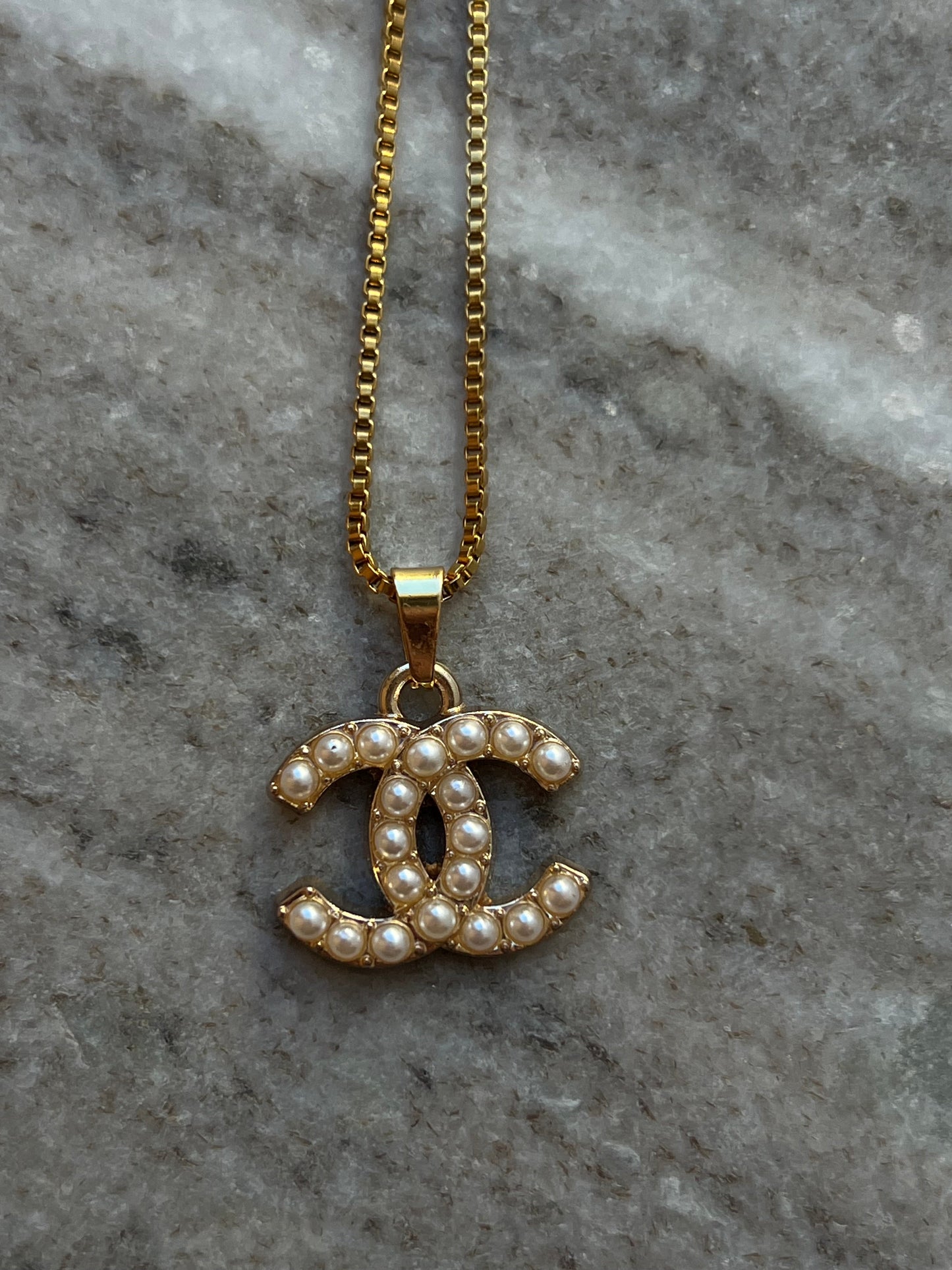 Ms. Pearl Pendant