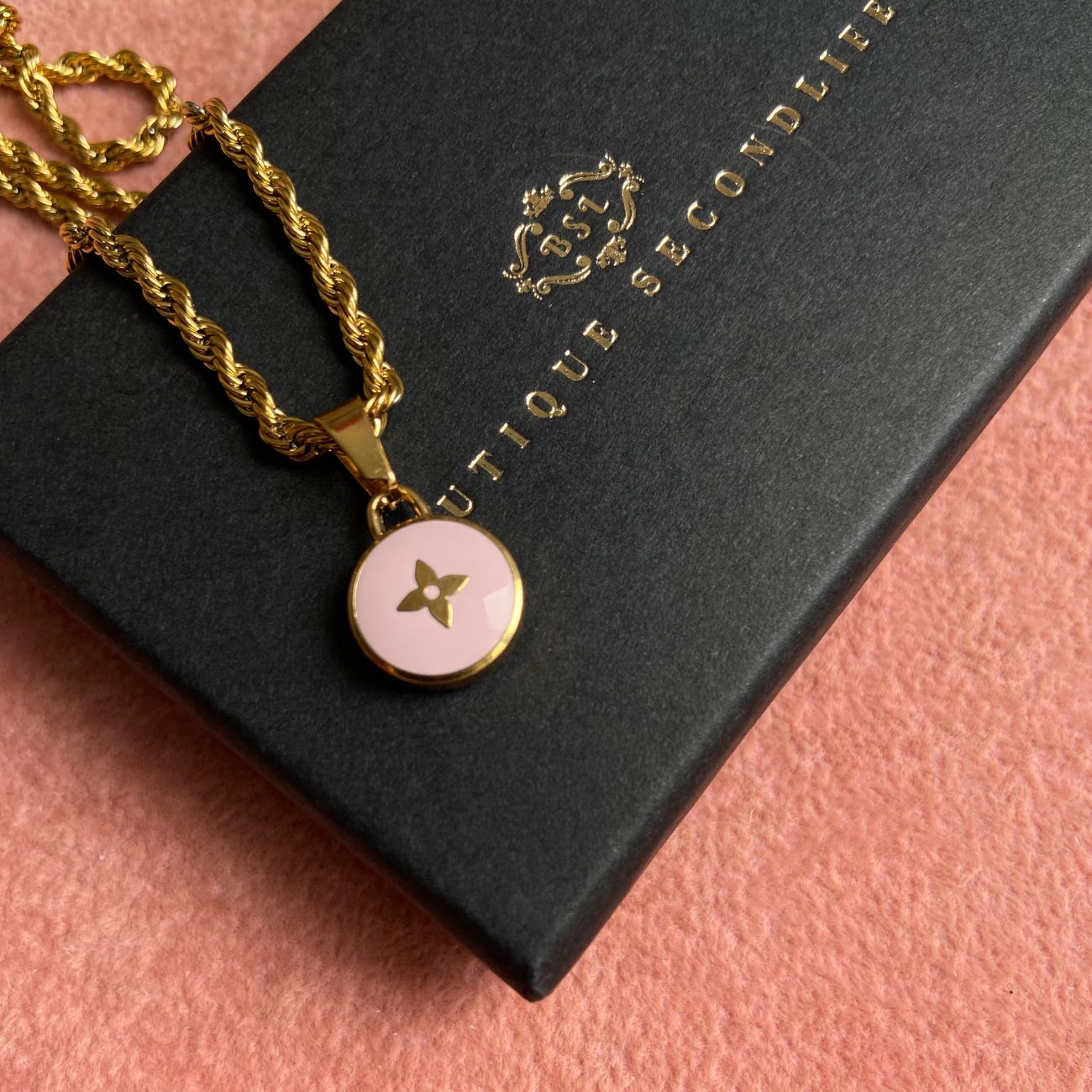 Authentic Louis Vuitton Blush Pendant Pastilles Reworked Necklace