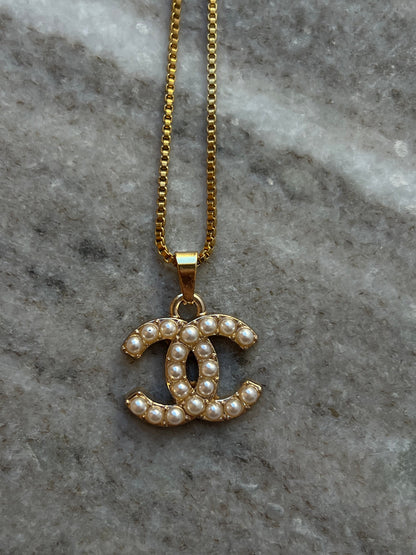 Ms. Pearl Pendant