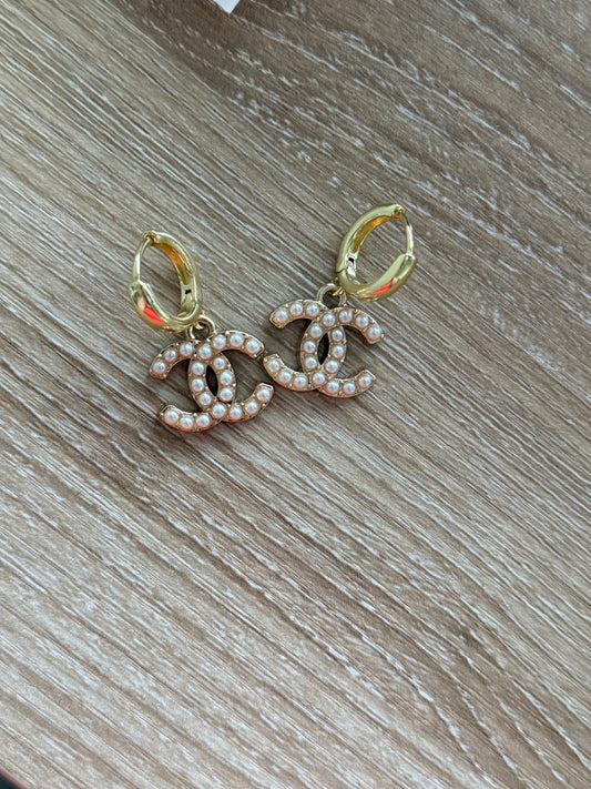 Ms. Pearl Earrings