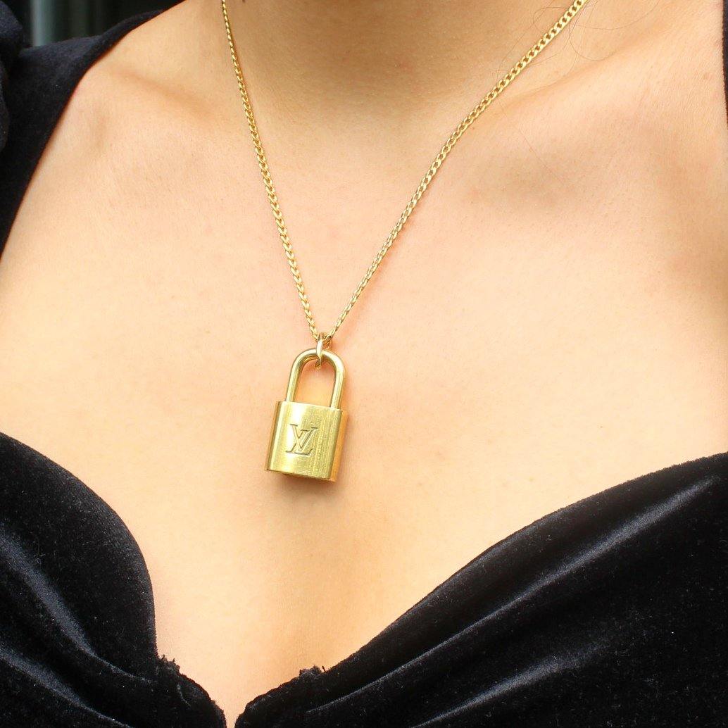 Necklace Padlock with single chain NO KEY