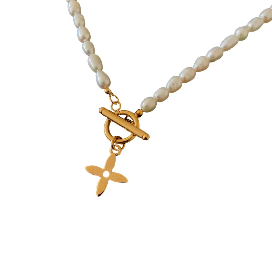 Authentic Louis Vuitton Pendant Pastilles- Pearls Necklace