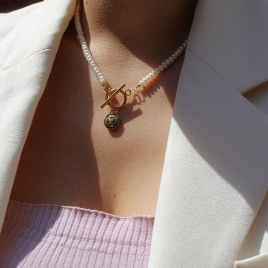 Authentic Louis Vuitton Logo Pastilles Pearls Necklace