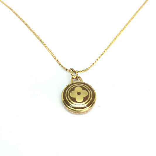Nude pendant necklace