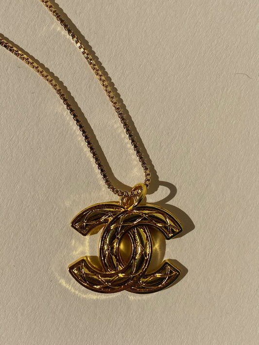 Queenie Pendant