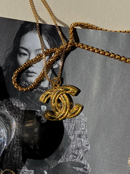 Queenie Pendant