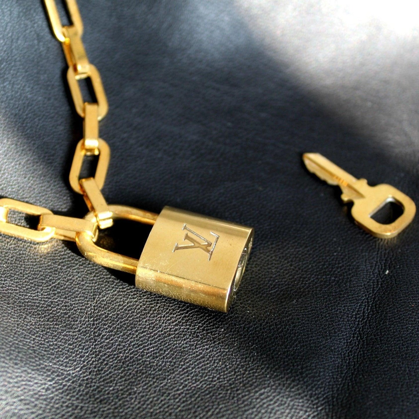 Louis Vuitton Padlock with Geometric Link Chain Necklace For Him