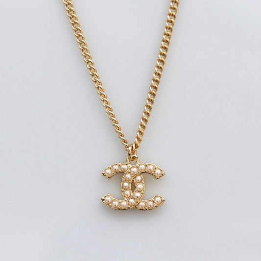 CC Pearl Pendant Necklace