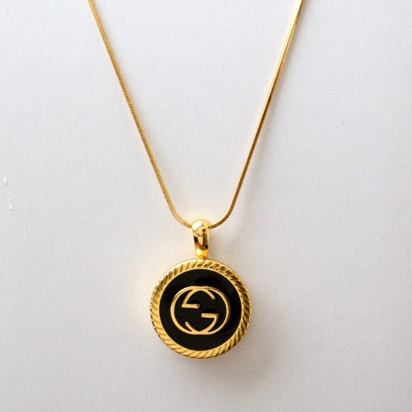 GG Noir Button Necklace
