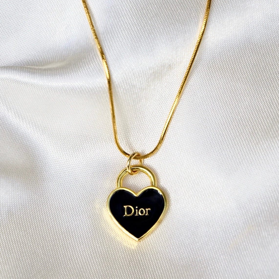 J’adore Amour Noir Necklace