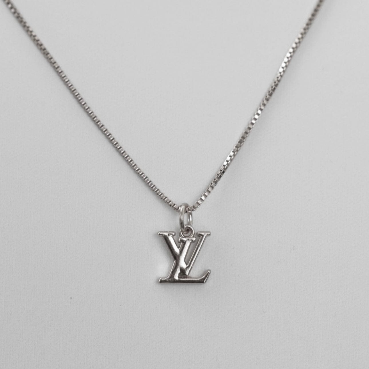 Silver Mini Louis Necklace