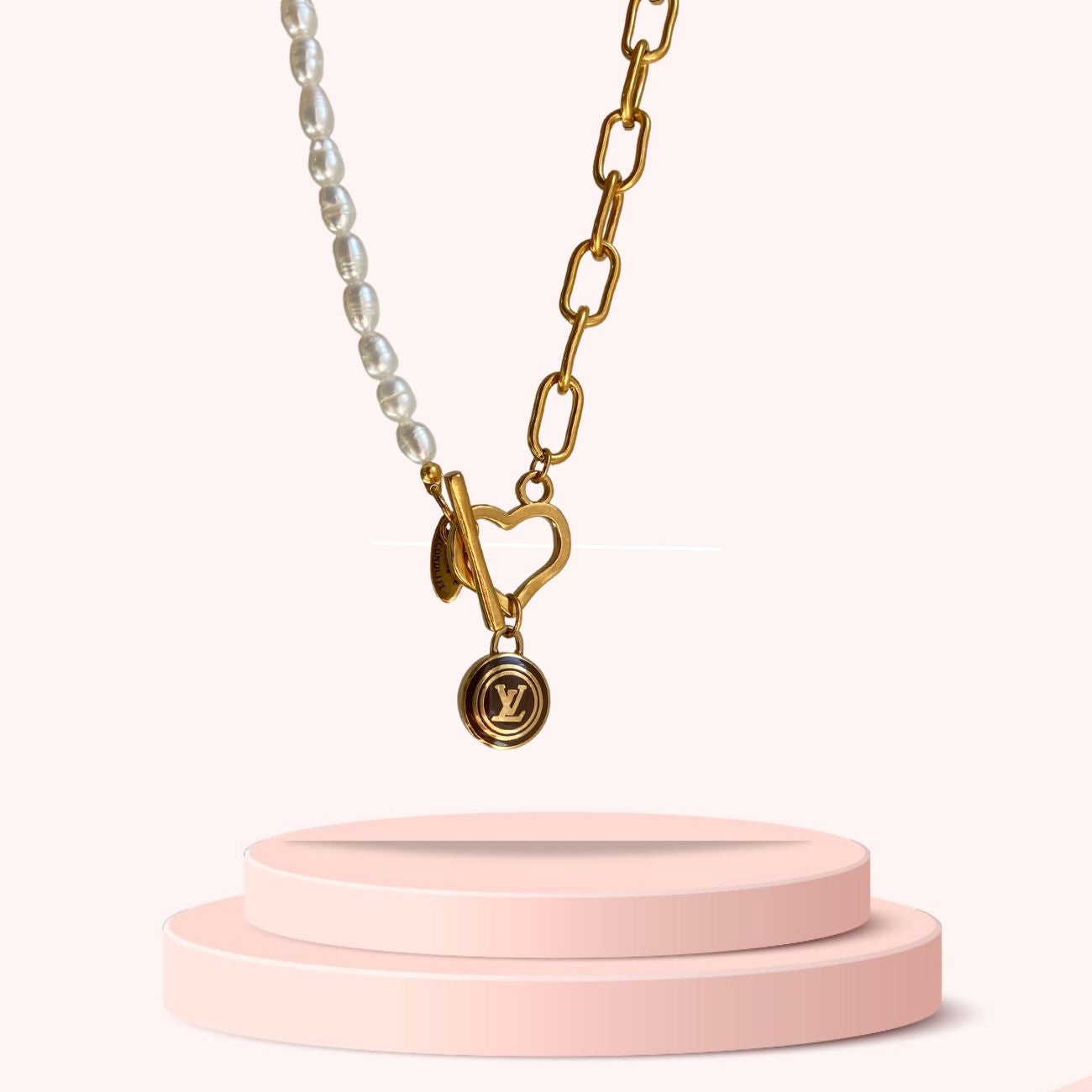 Authentic Louis Vuitton  Nude Logo Pastilles Pearls Necklace