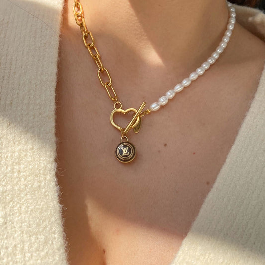 Authentic Louis Vuitton  Nude Logo Pastilles Pearls Necklace